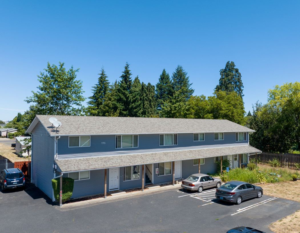 Townhome building and parking at Juniper Square